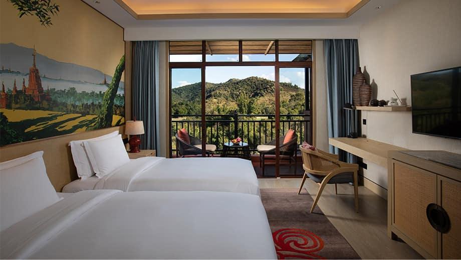 Rooms_spring-rainforest-twin-room_920-x-518_5.jpg