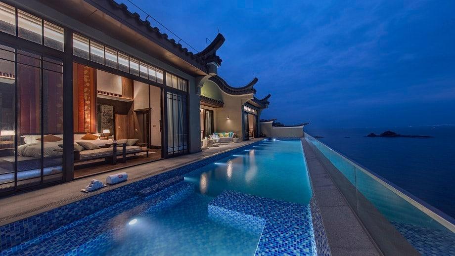 SeaViewTwo-BedroomPoolDuplex-04_920x518.jpg