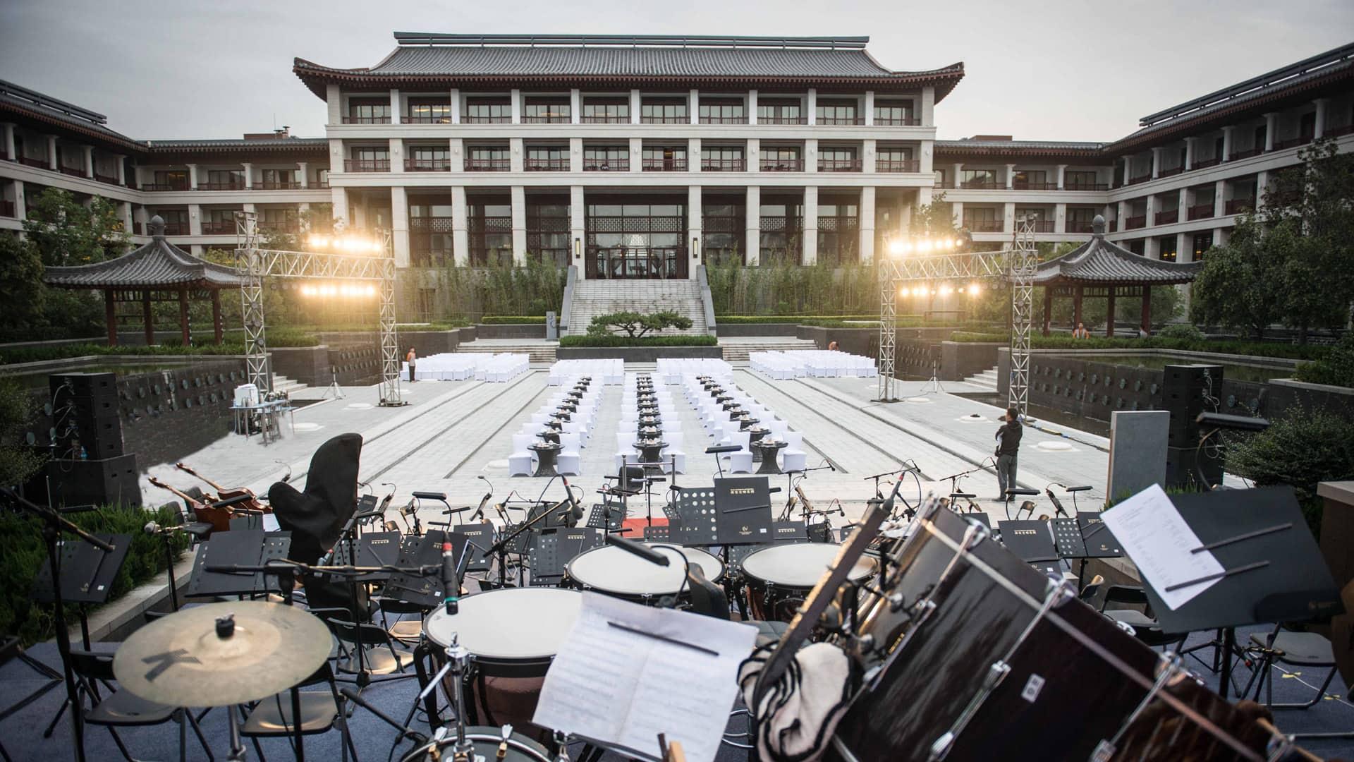 experiences_court-yard_symphony-concert_hero-image_1.jpg.jpg
