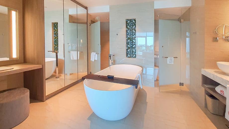 rooms_1-bedroom-suite_2.jpg