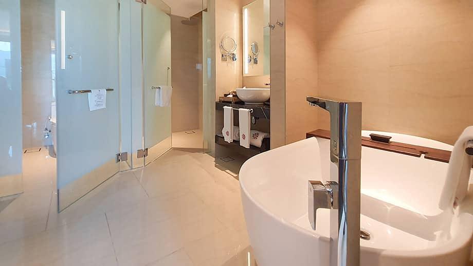 rooms_2-bedroom-deluxe-suite_3.jpg