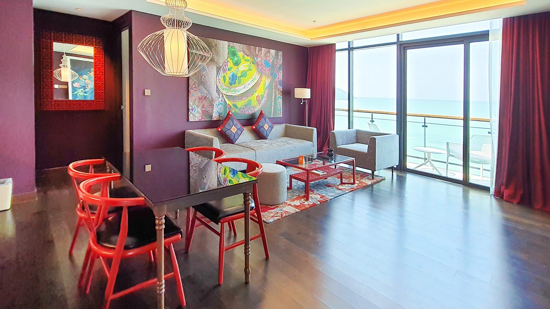 rooms_2-bedroom-deluxe-suite_hero-image.jpg