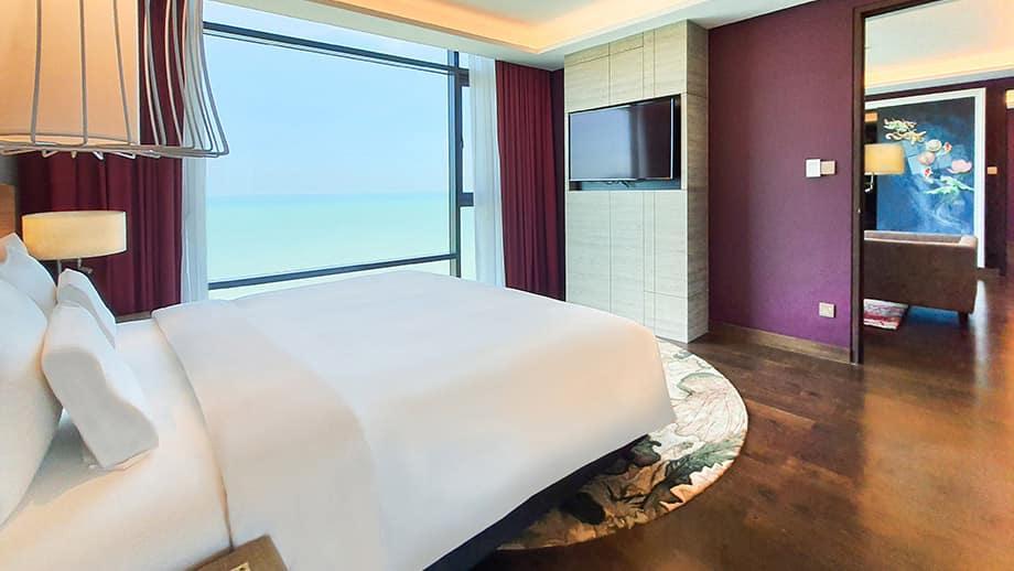 rooms_2-bedroom-suite_1.jpg