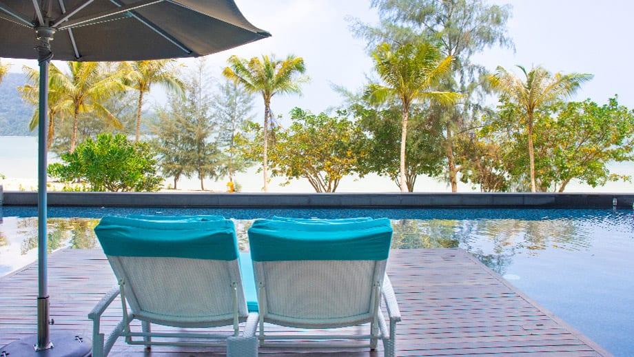 rooms_pool-suite_8.jpg