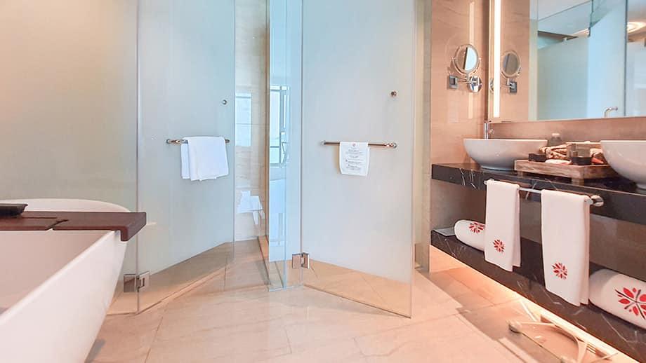 rooms_sky-garden-suite_3.jpg