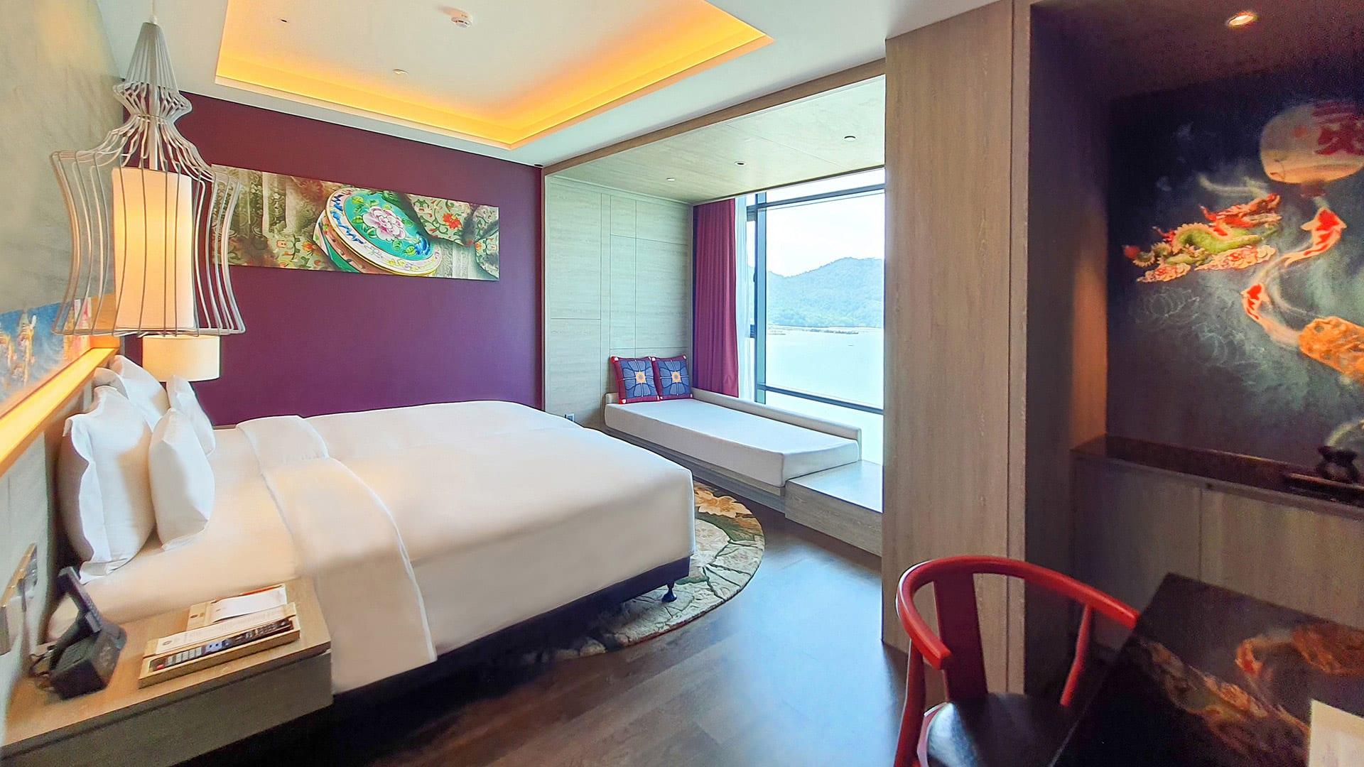 rooms_superior-room_hero-image.jpg