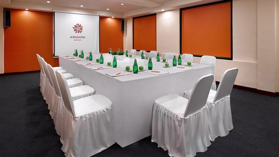 angsana2_boardroom.jpg