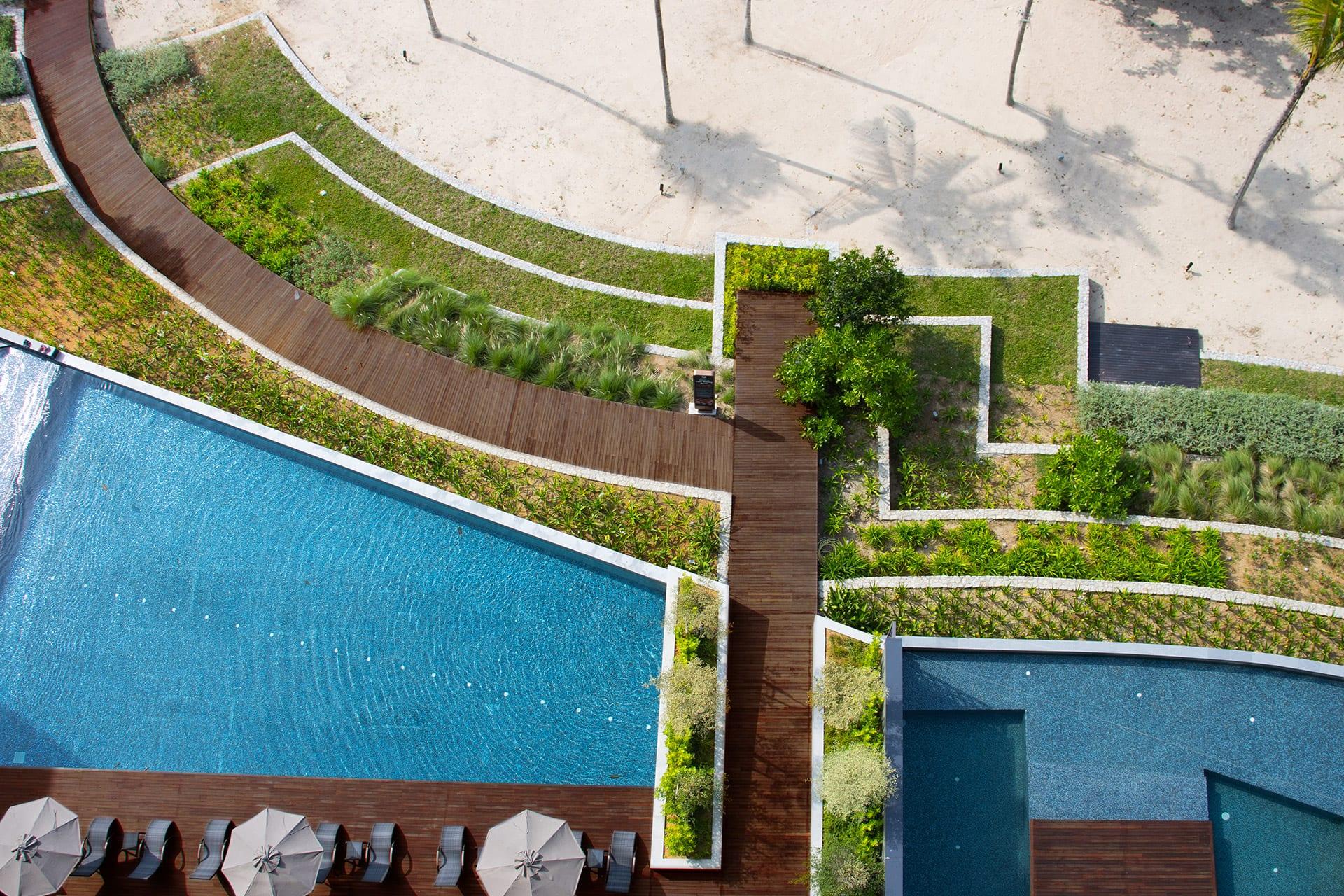 destination_family-pool.jpg