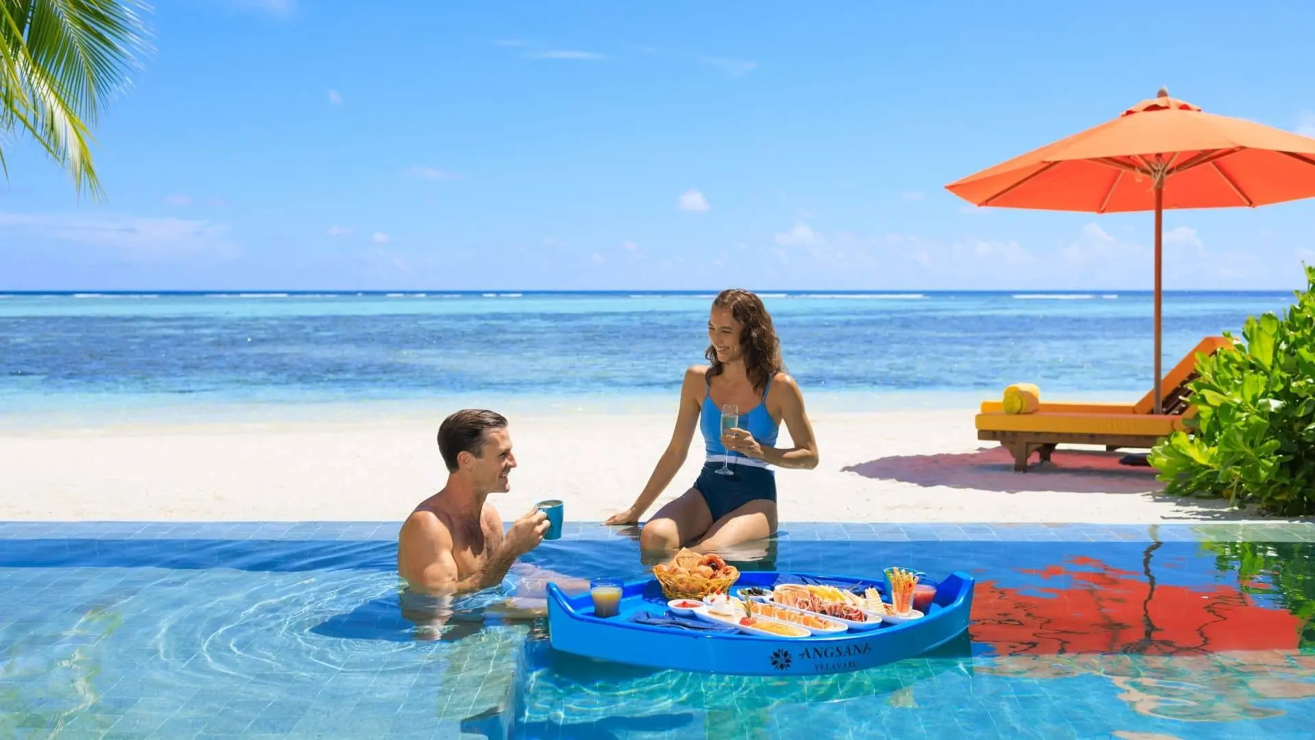 Angsana Velavaru Maldives Floating Breakfast
