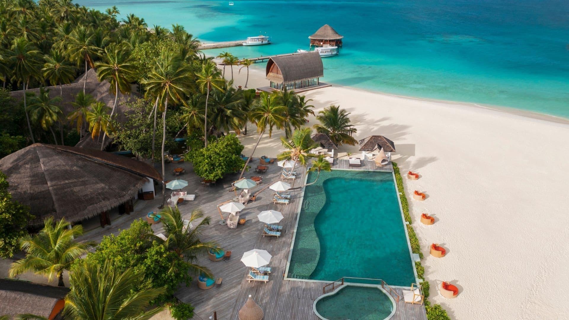 Angsana Velavaru Maldives Pool