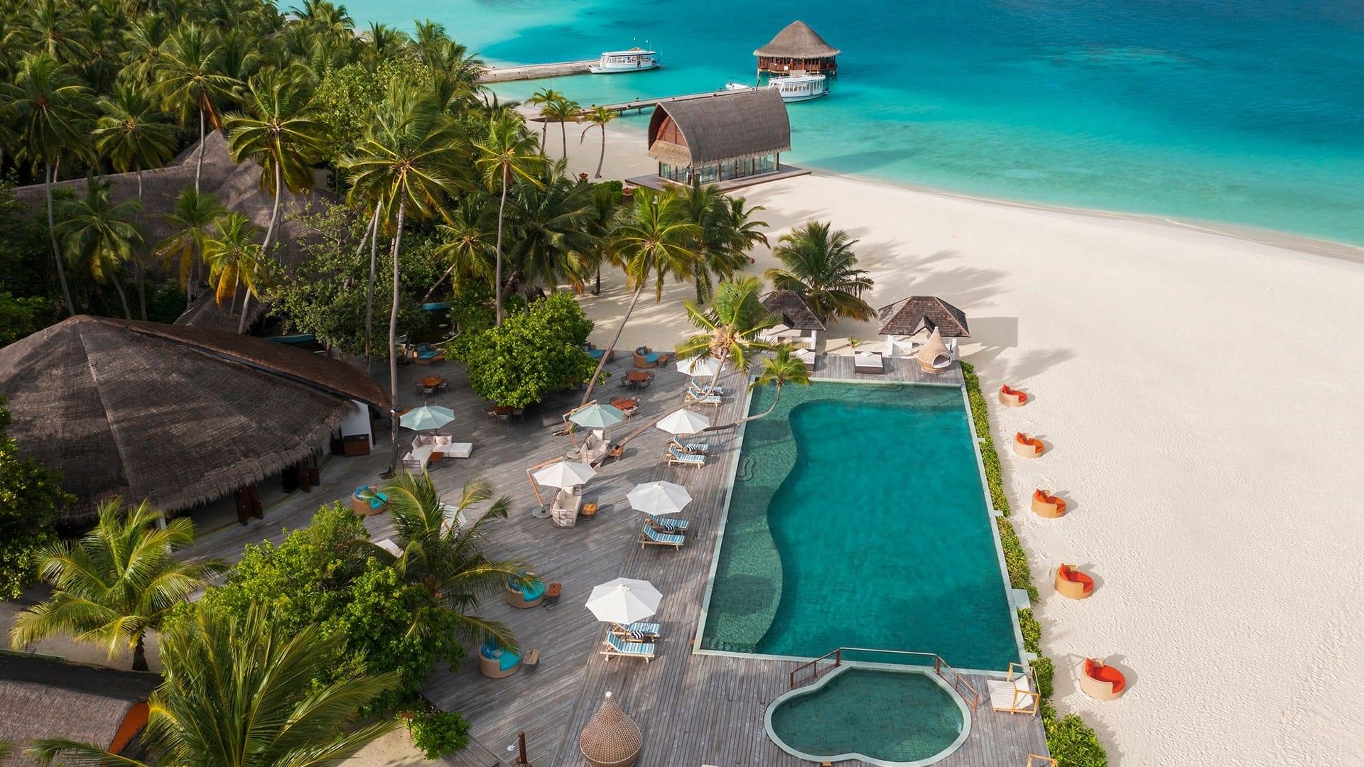 Angsana Velavaru Maldives Kuredhi Pool Bar