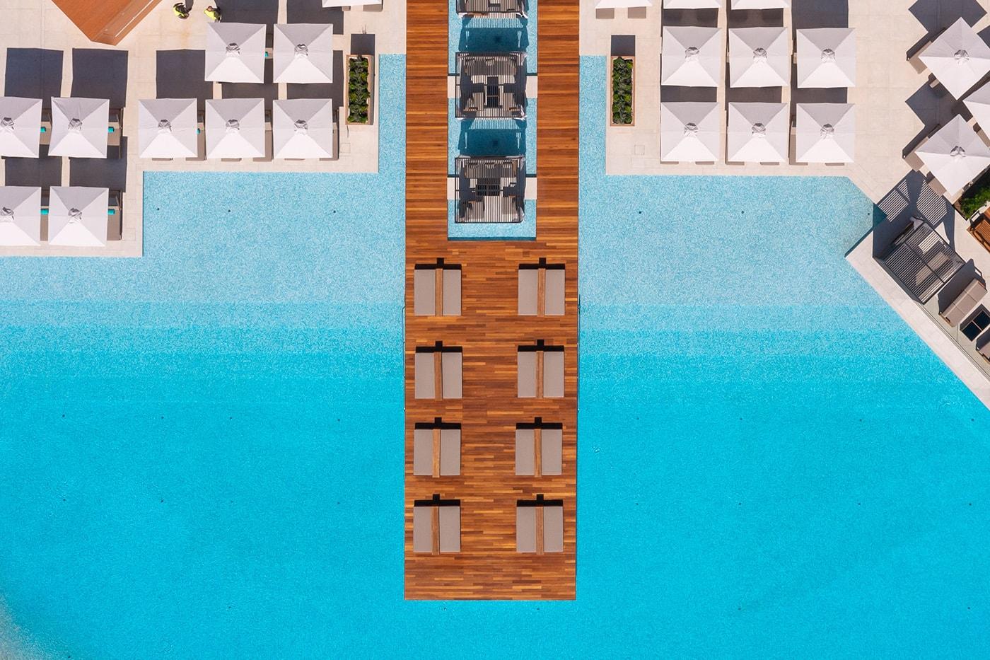 INFINITY POOL 8