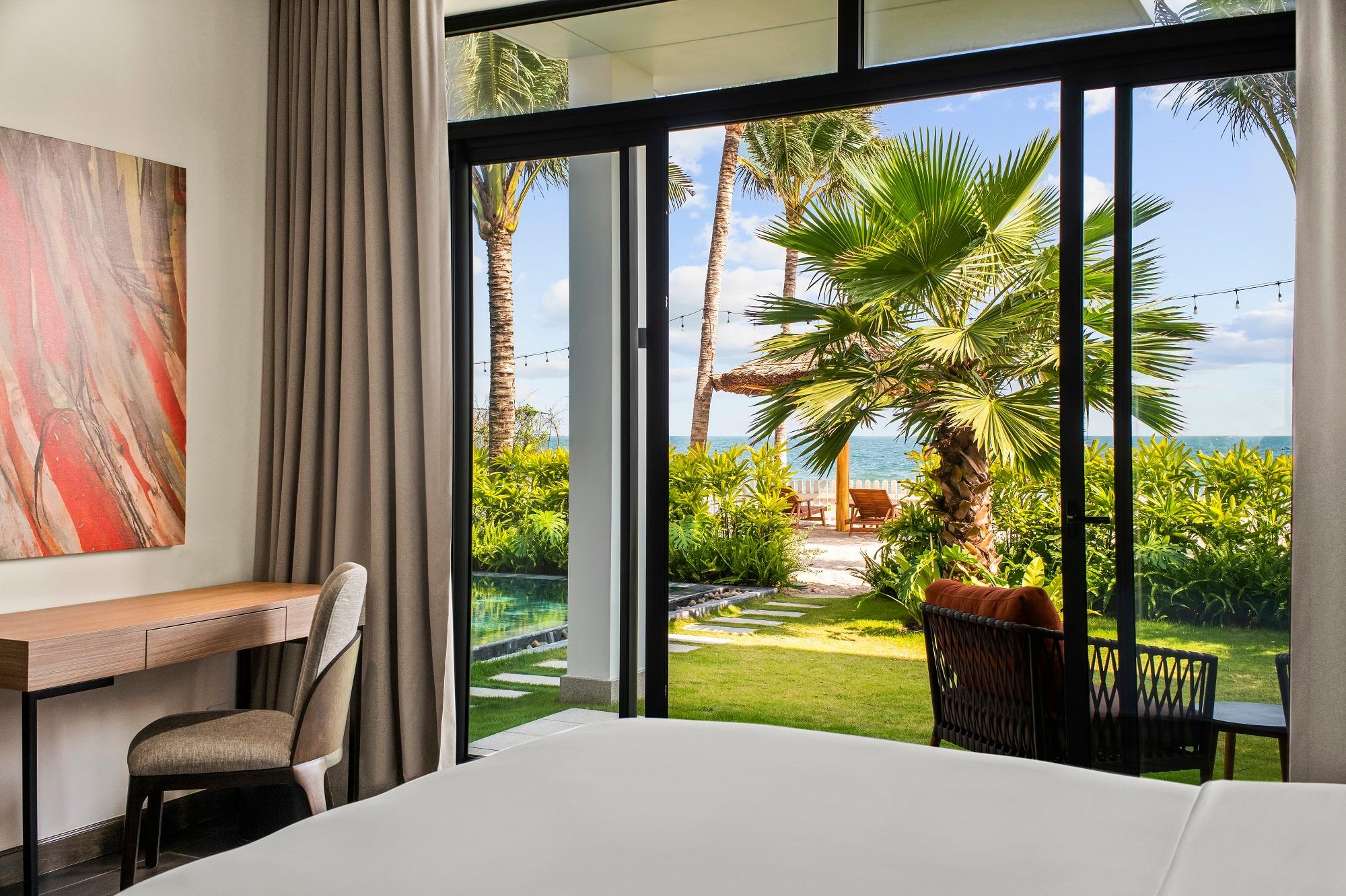 Beachfront Three Bedroom Pool Villa M_0