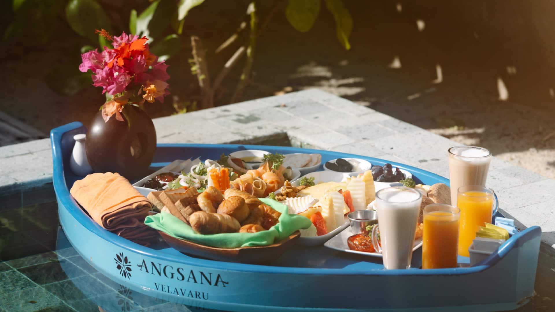 Floating Breakfast