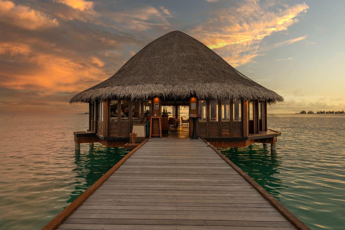 an-velavaru-Funa Restaurant & Bar_Exterior_2