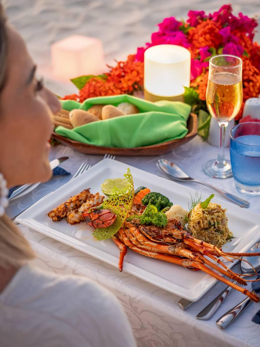 Angsana Velavaru_Beach Dinner_Lifestyle