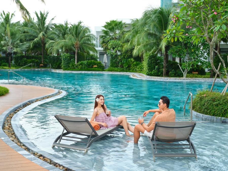 Couple enjoy at Angsana pool