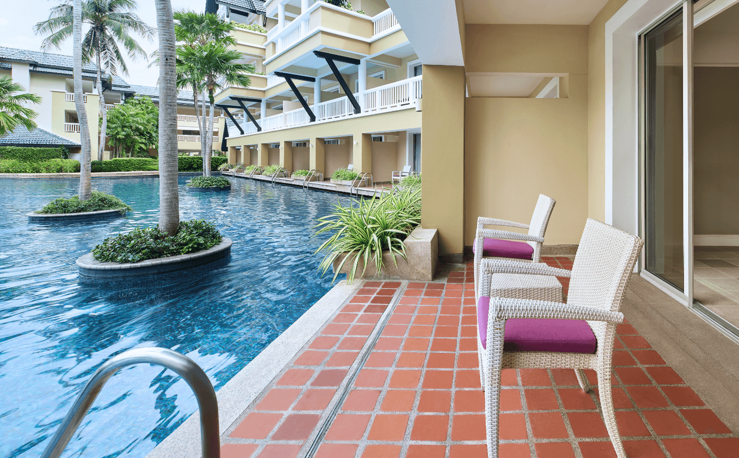 Laguna Pool Access Room - King 