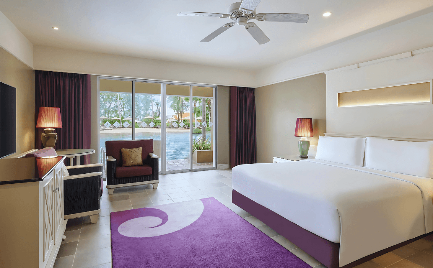 Laguna Pool Access Room - King 
