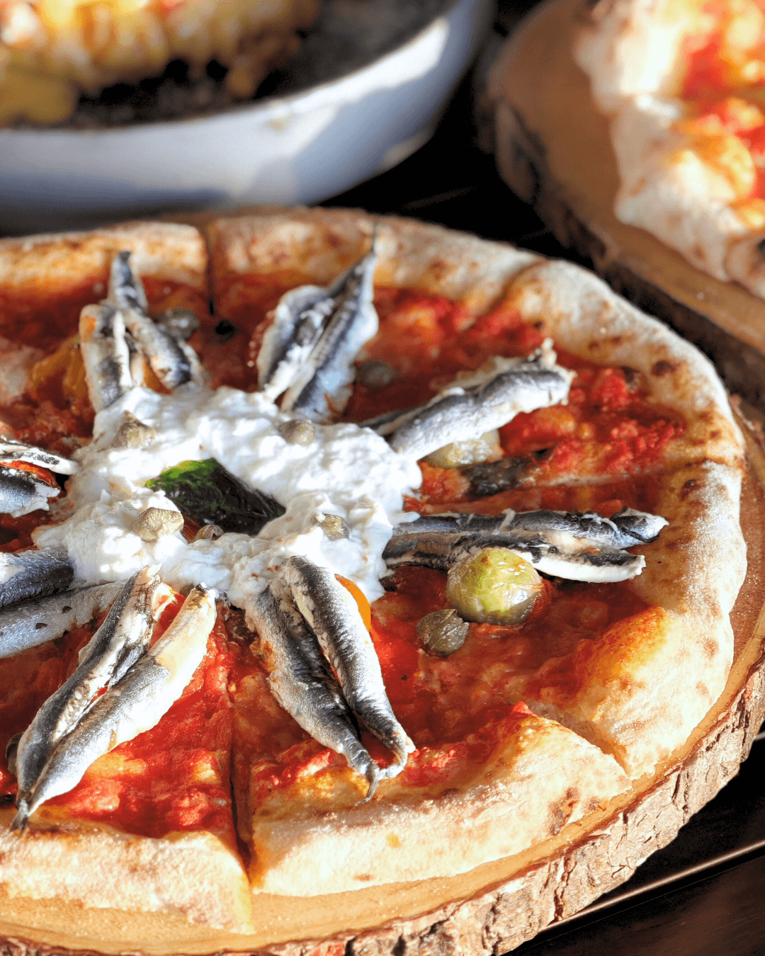 Azzurra - Napoletana Alici Marinate e Stracciatella 