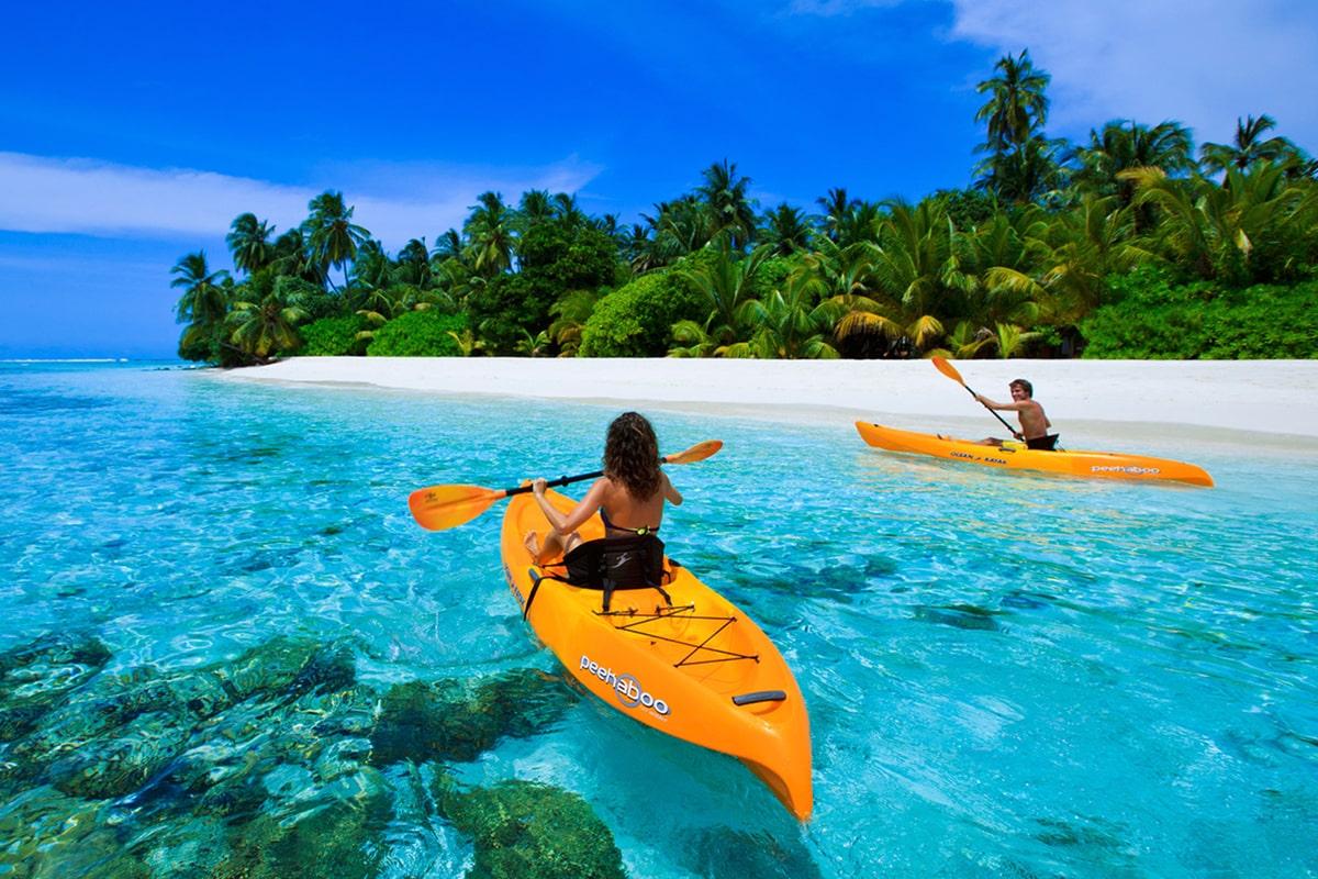 Angsana Ihuru Maldives Couple Kayaking
