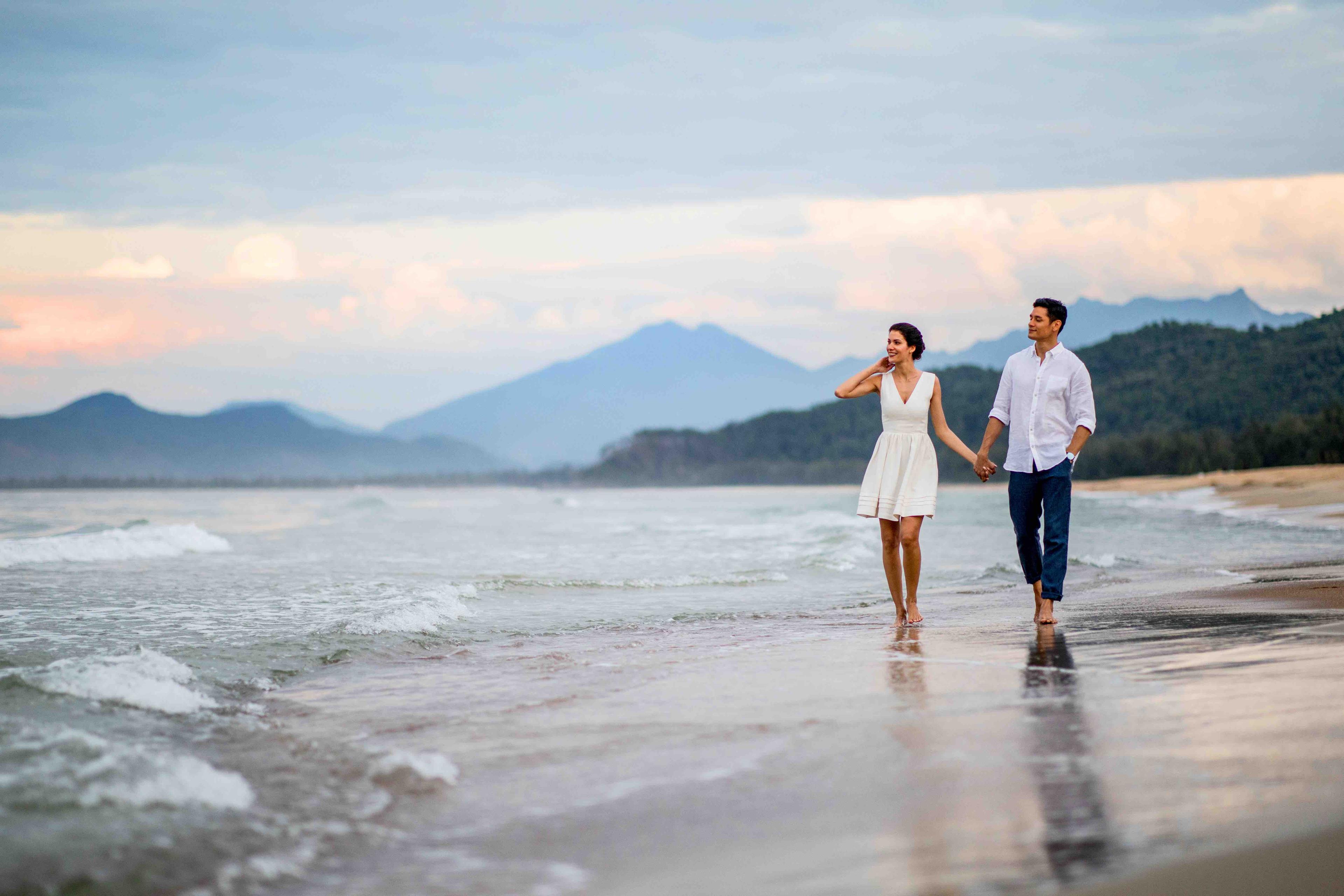 Couple on Canh Duong Beach