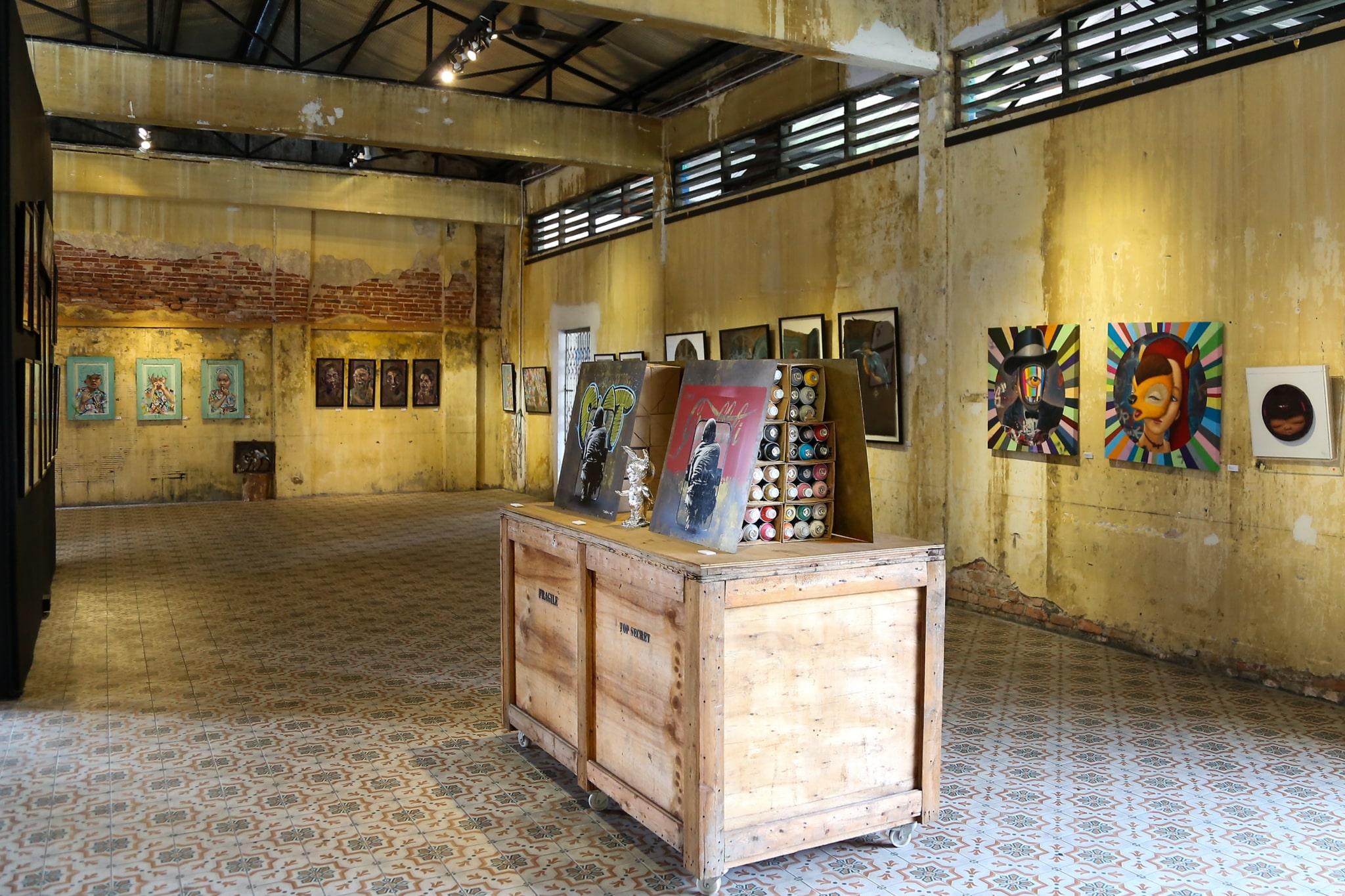 Visit art galleries and studios 