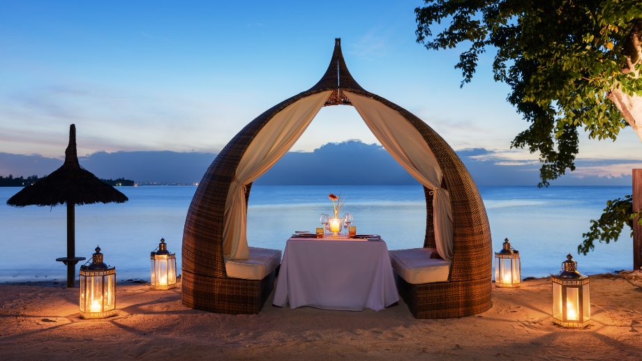 Destination-Dining-Cabana.jpg