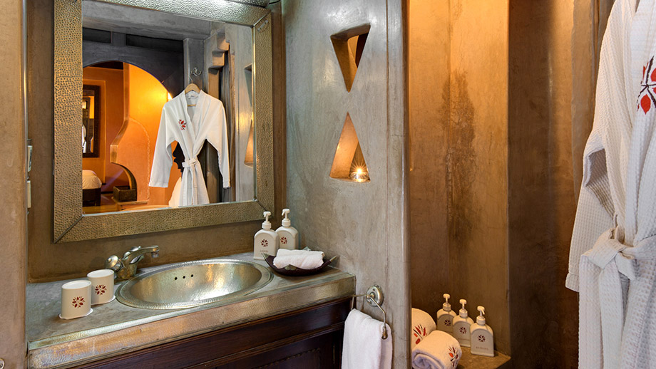 riad-tiwaline-deluxe-bathroom.jpg