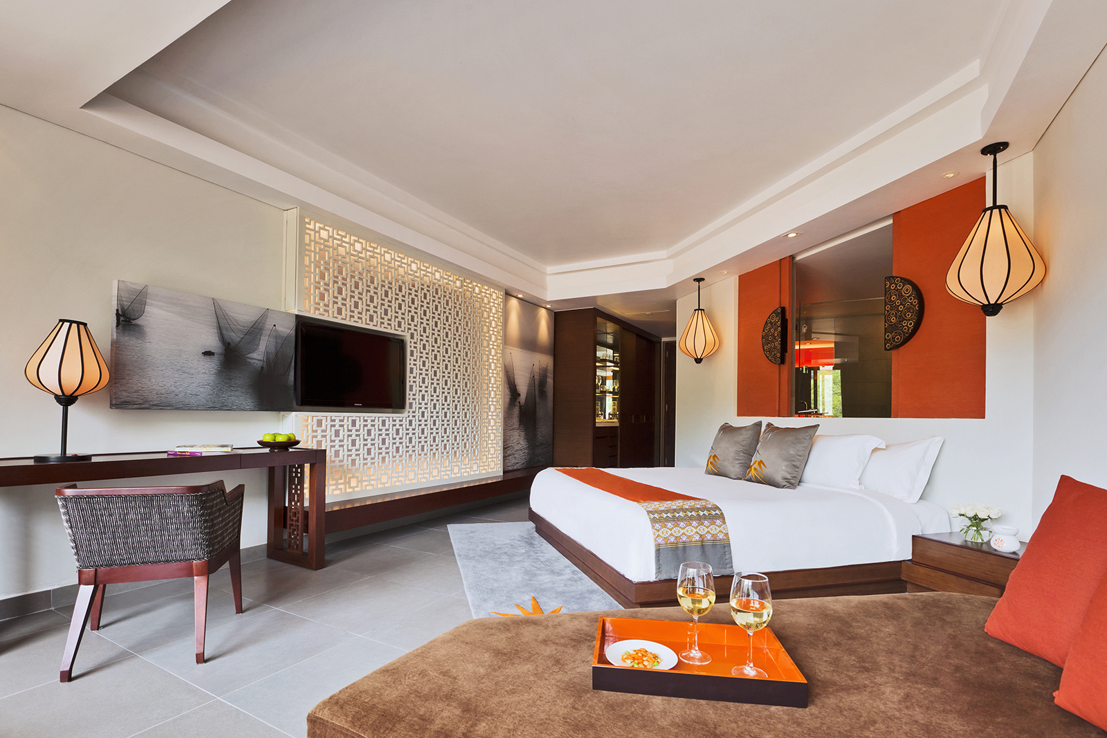 Seaview Balcony King Grand