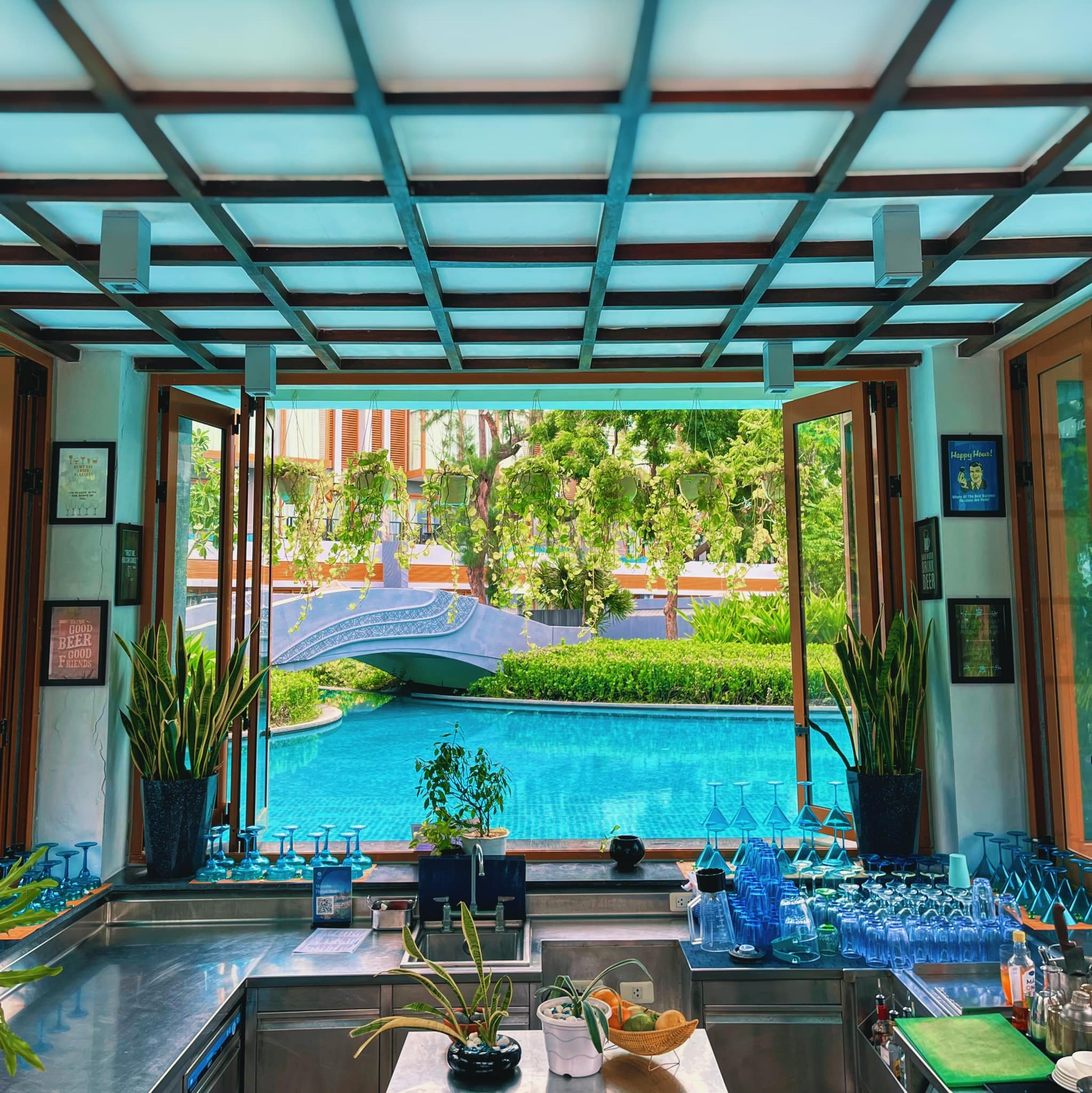 Angsana Lang Co Pool Bar