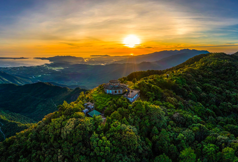 Bach Ma National Park