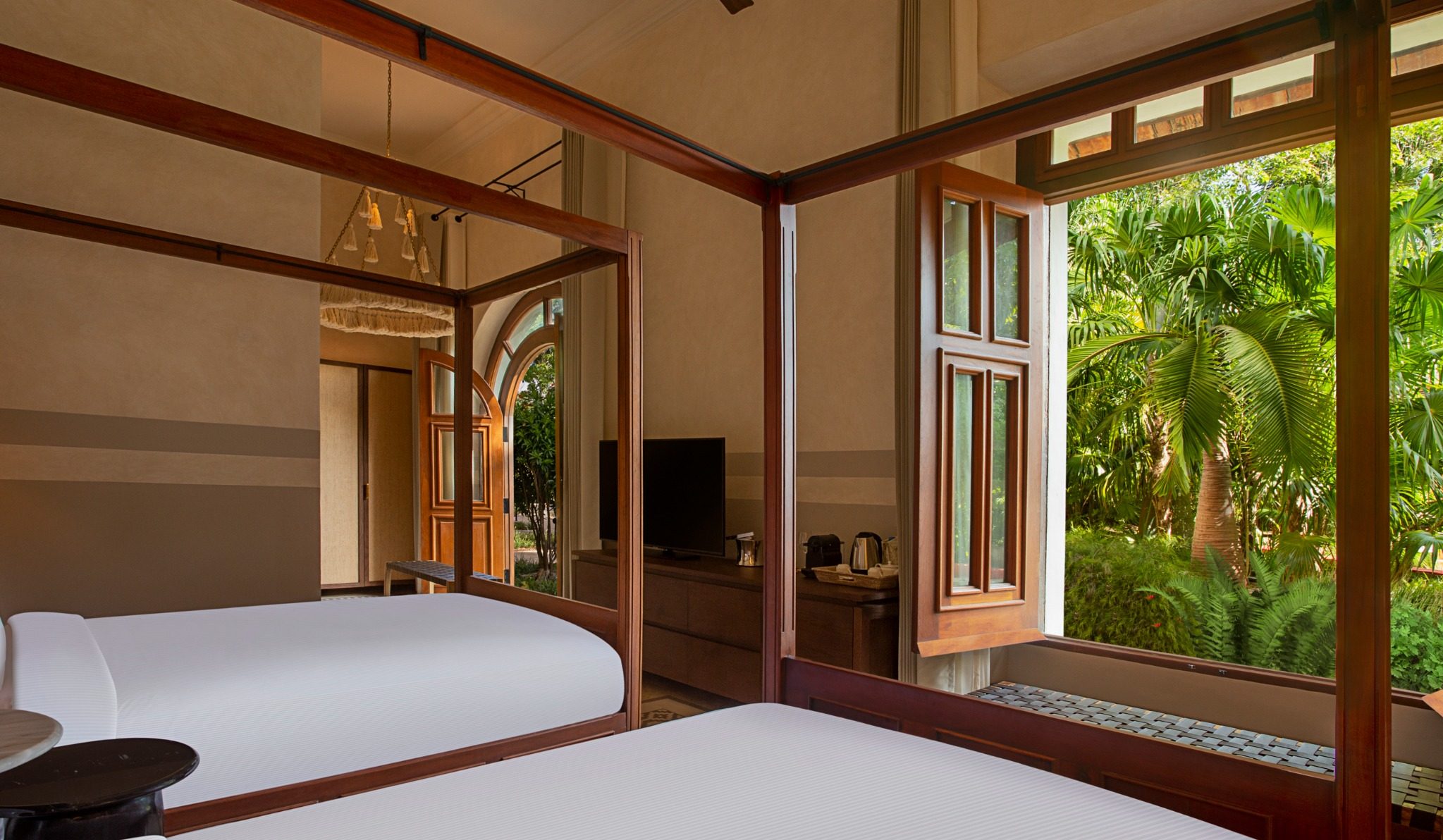 Kij Master Suite Doble - window view