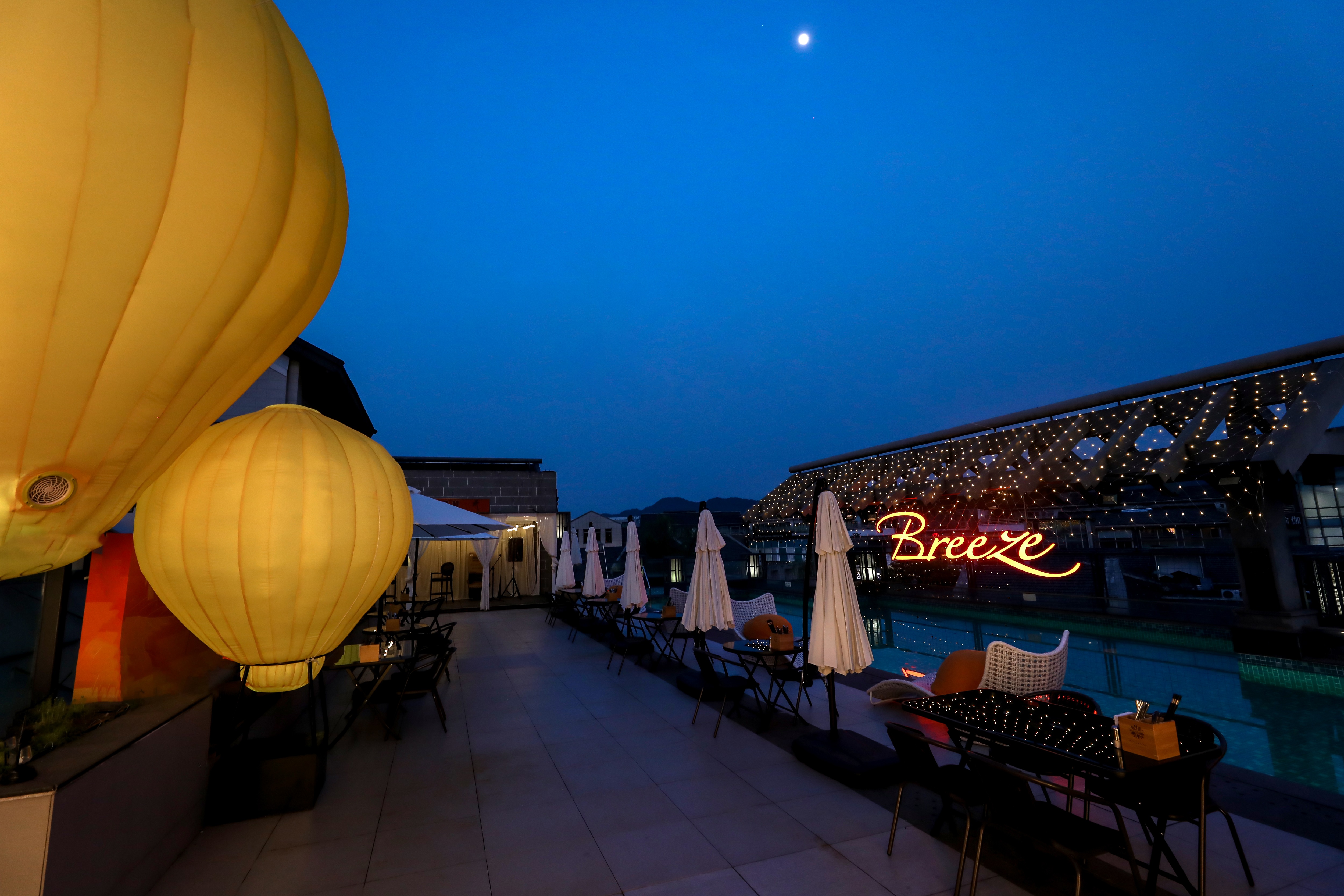 Angsana Hangzhou -breeze