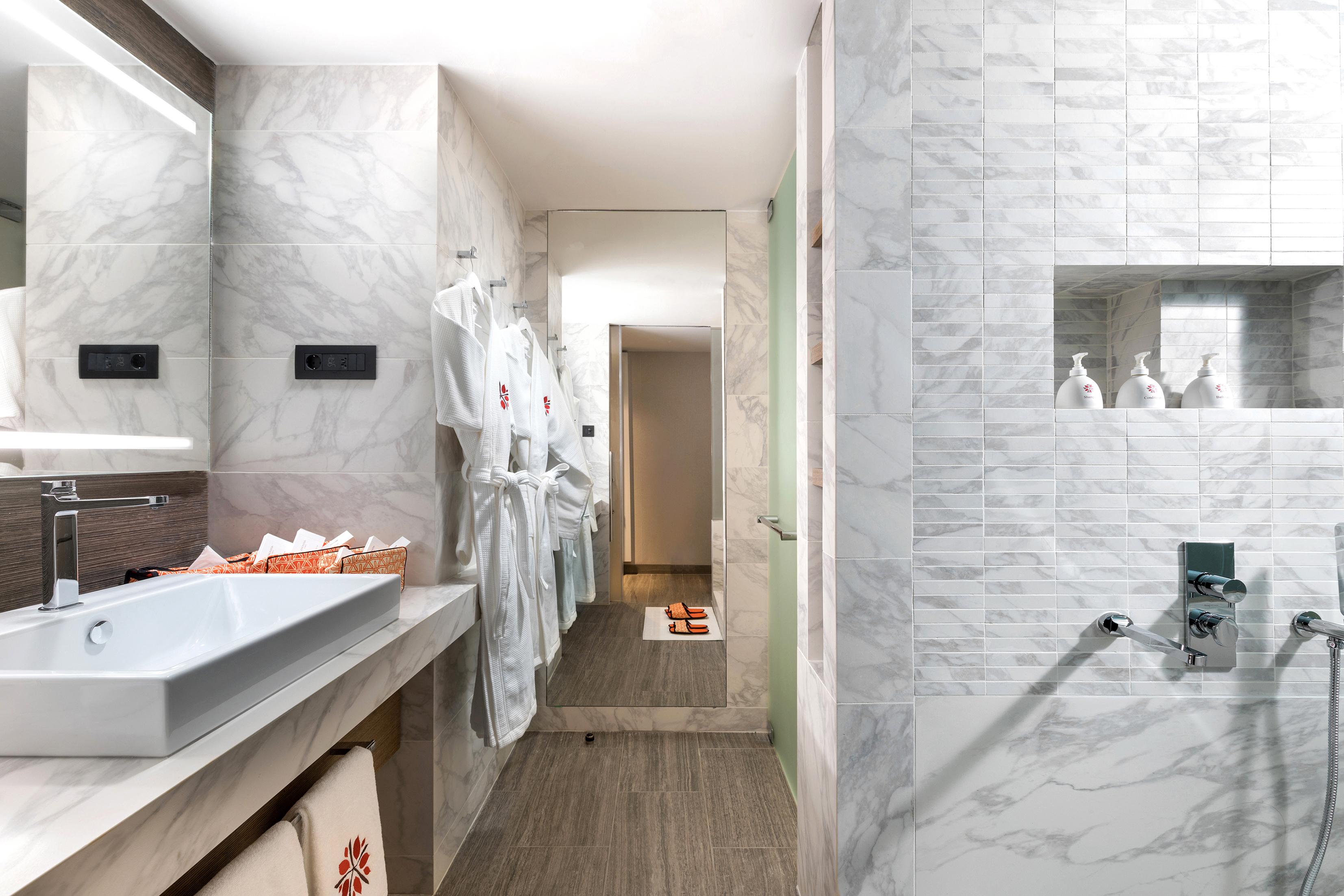 Angsana_Corfu_Ionian_Seaview_Grand Room_Bathroom area